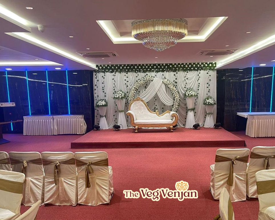 Banquet seating arrangement for 200 guests